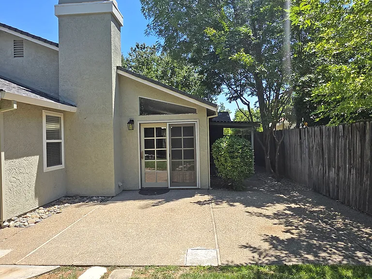 1715 Rockybend Dr — Photo 20