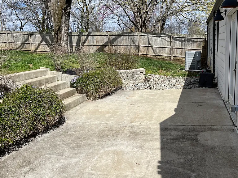 2711 Hartford Dr — Photo 16