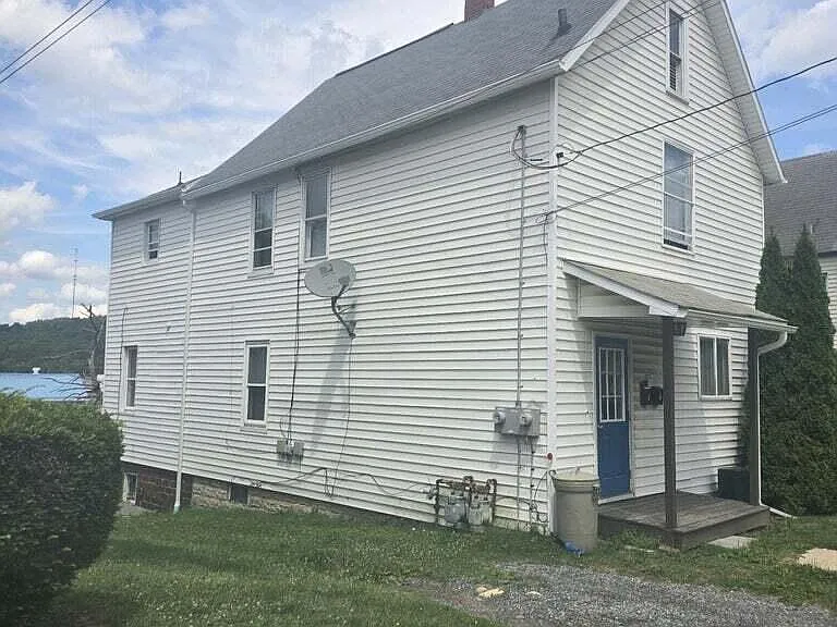 1023 Brusselles St — Photo 2