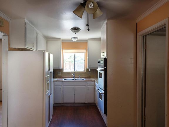 3rd image of 2843 Burl Ct