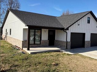 304 Braid Ln #A, McLoud, OK 74851