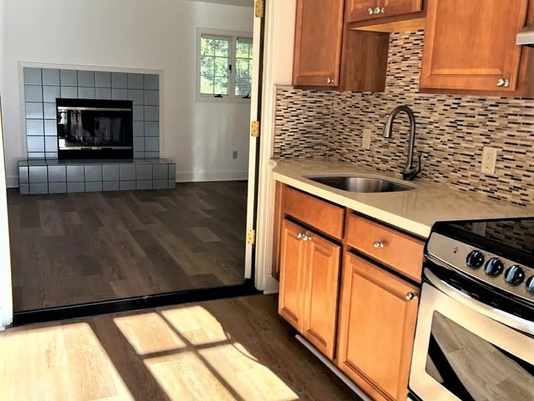 3100 Fergusson Ln — Photo 10