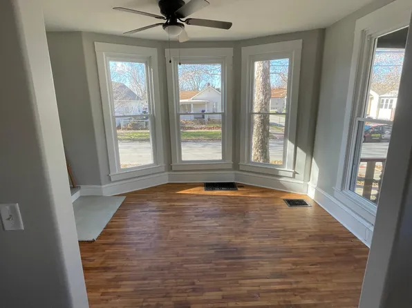 406 W Graham St, Bloomington, IL 61701