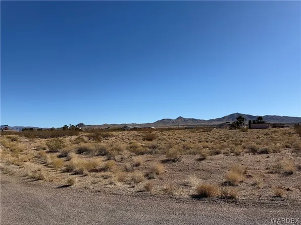8668 N Desert View Drive, Kingman, AZ 86401