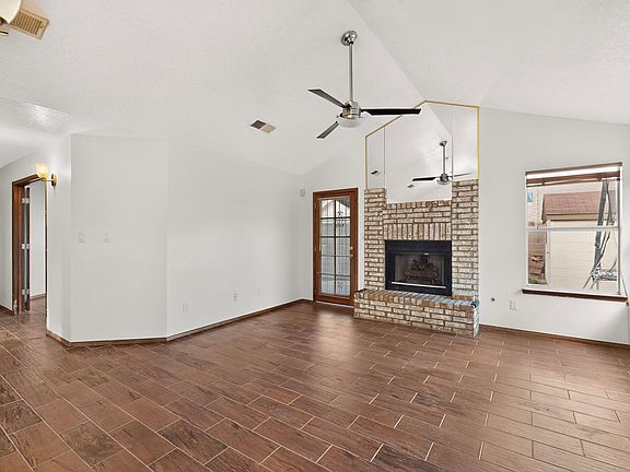 5th image of 7816 Snowberry St NW