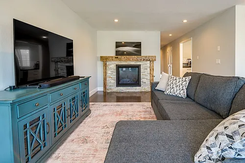 4627 Irving St #ID1305241P Photo 1