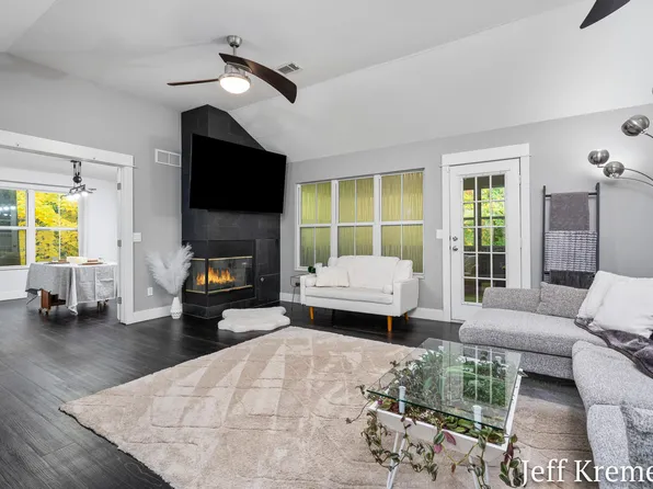 3360 Pine Meadow Dr SE APT 301, Kentwood, MI 49512