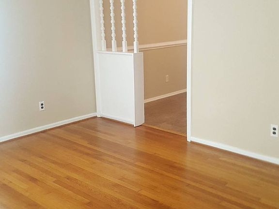 5th image of 5707 Upp St
