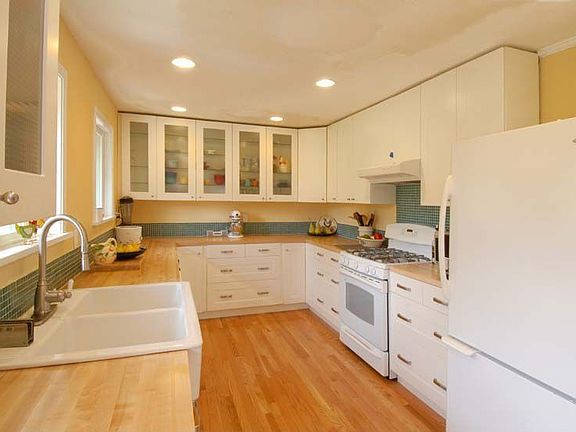 Newly Remodeled Kitchen