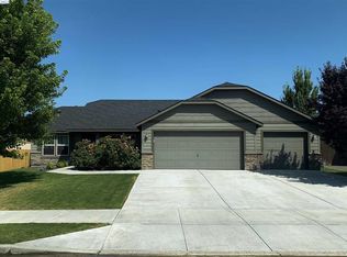 171 S Osborne St, Kennewick, WA 99336