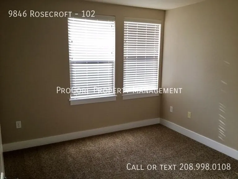 9846 W Rosecroft Ct — Photo 32