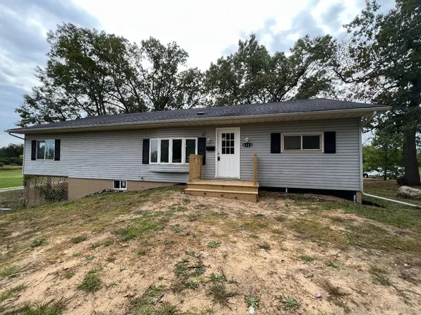 8355 S Us Highway 421, San Pierre, IN 46374