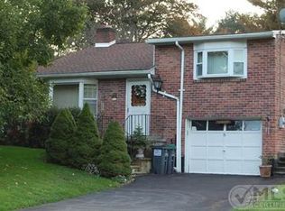 8 Valley Rd, Ulster Park, NY 12487