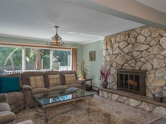 3rd image of 67 Valentine St