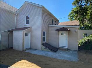 27 Wood Rd #B, Great Neck, NY 11024