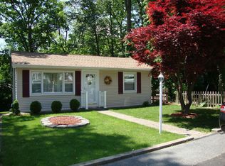 110 Windsor Ave, Hopatcong, NJ 07843