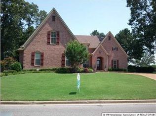 9330 Longwood Dr, Olive Branch, MS 38654