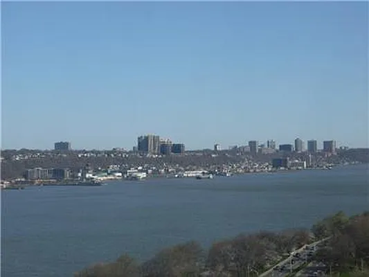 Rented by RELO REDAC INC. | media 36