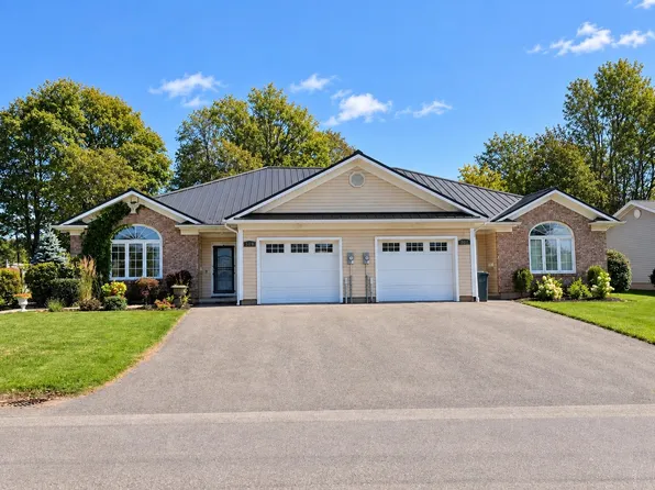 309 Duke St, Summerside, PE C1N 3T7