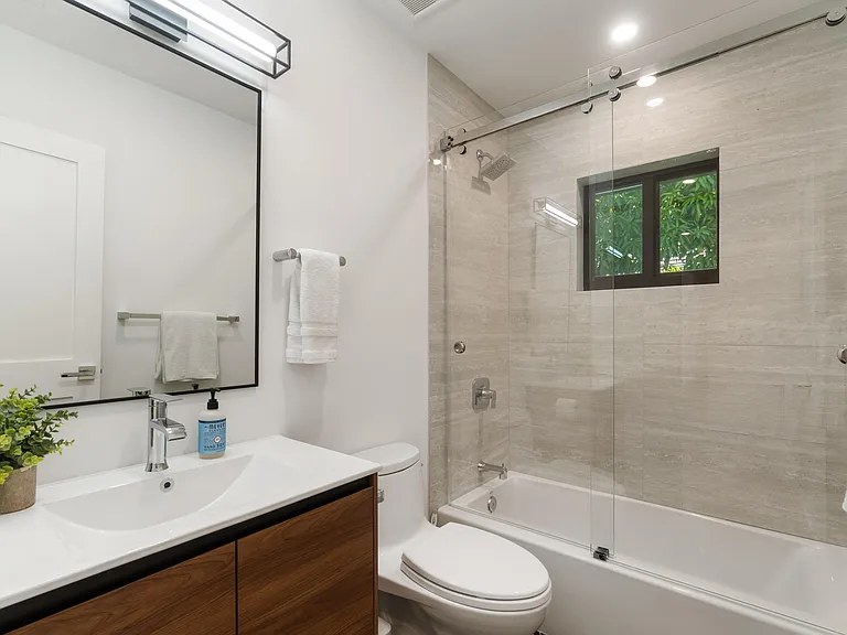 820 Canary Walk — Photo 17