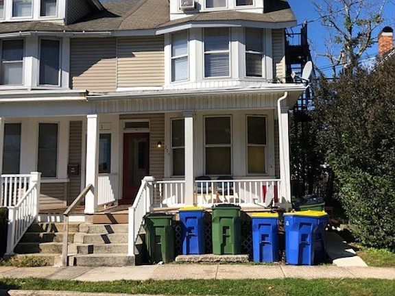 2nd image of 209 9th St