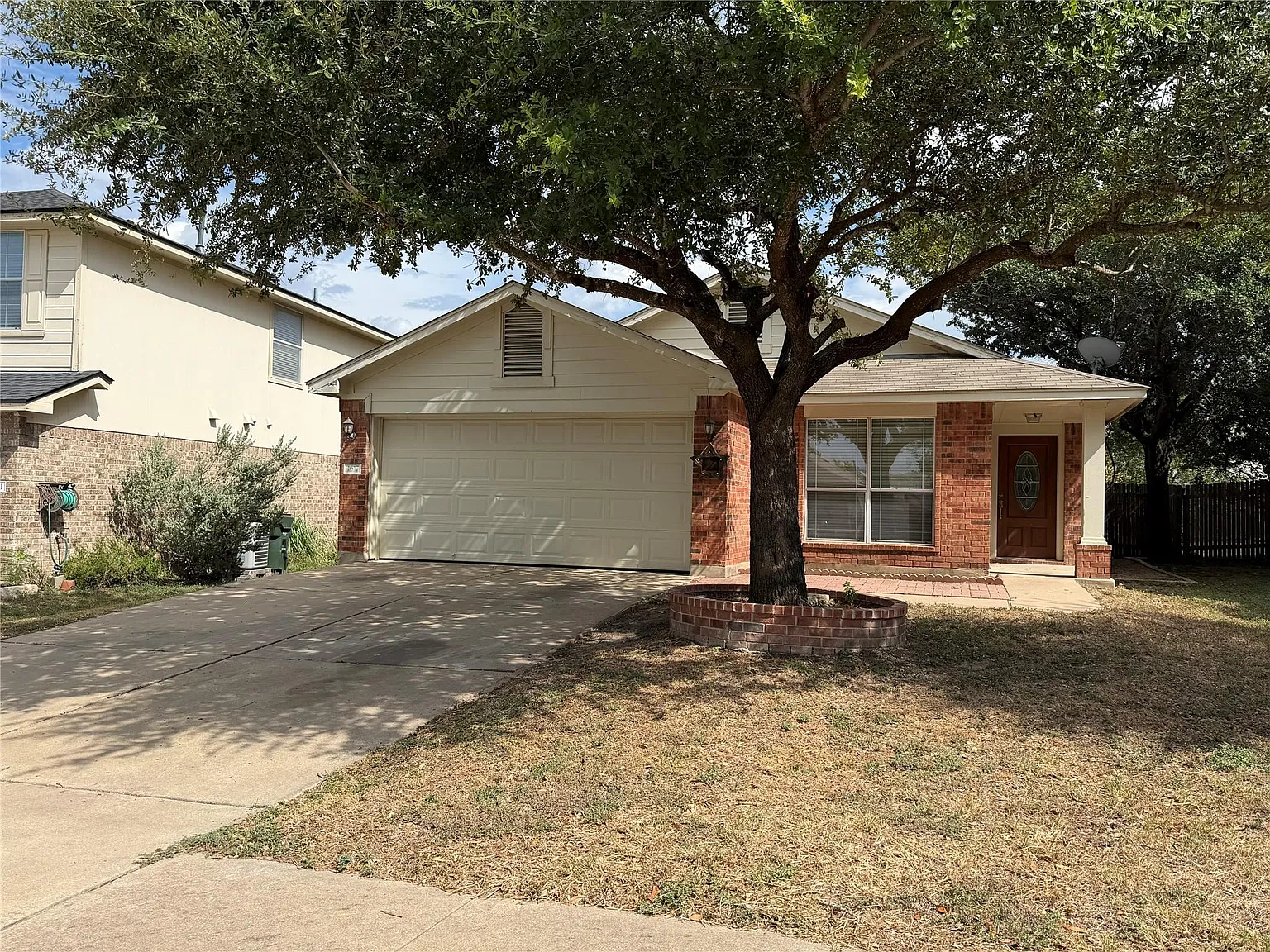 3 bed, 2.0 bath, 1355 sqft, $2,000 — Photo 1