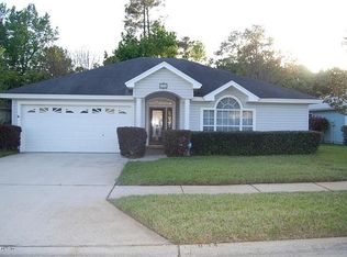 834 Long Lake Dr, Jacksonville, FL 32225