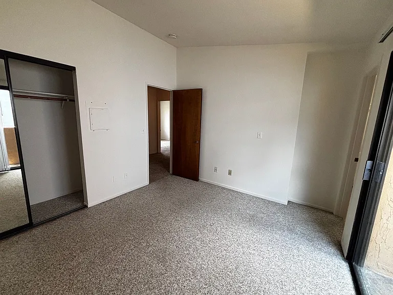 1460 Hornblend — Photo 24