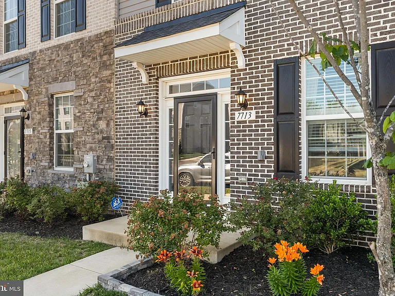 7713 Presidential Pkwy — Photo 1