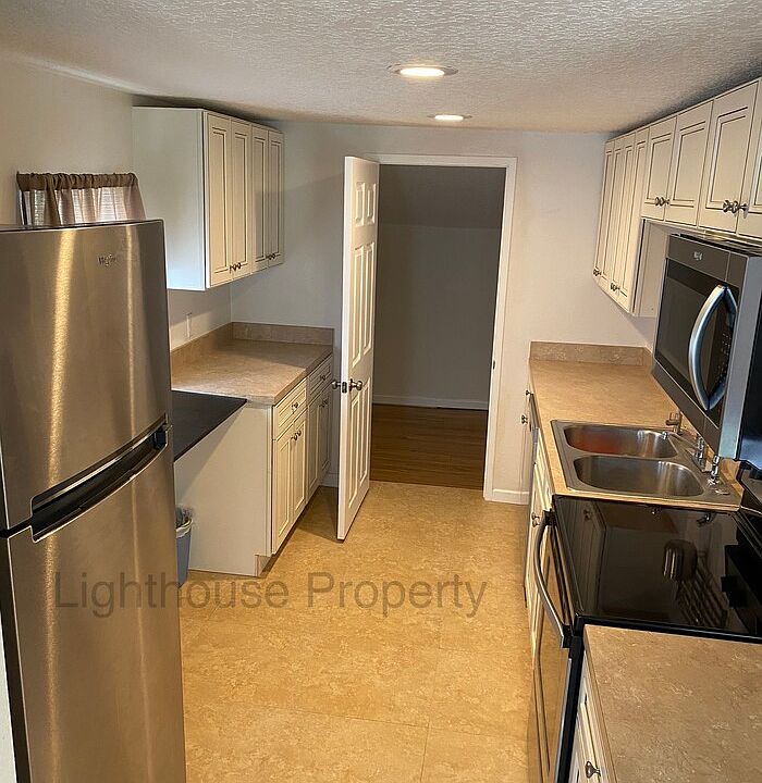 1st image of 2149 Ashland St