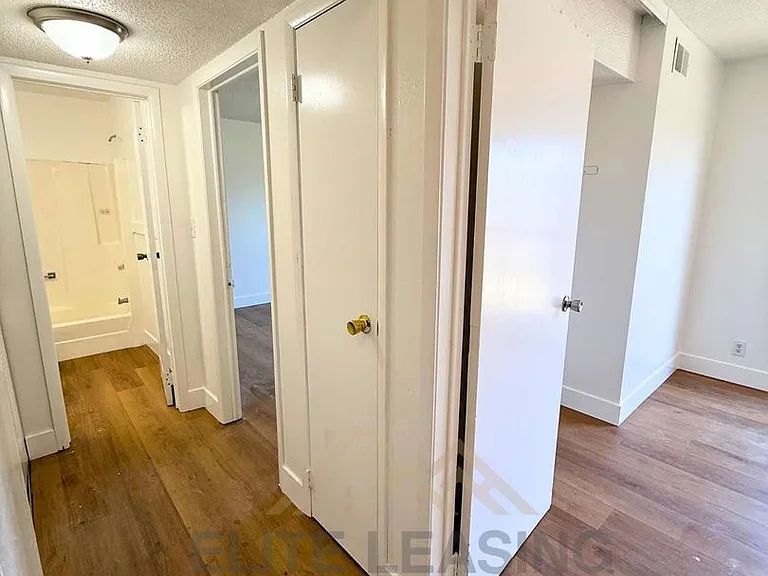 3024 SE Swygart St — Photo 4