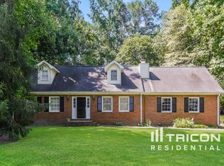 476 Club View Dr, Lawrenceville, GA 30043