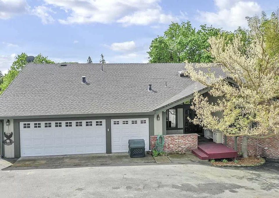 1st image of 30 Meleean Ln