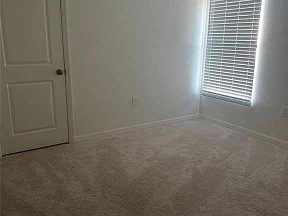 5th image of 1144 Ebert ST E