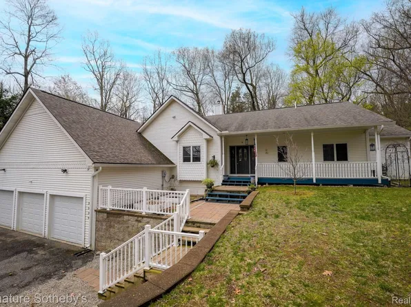 3539 Clyde Rd, Holly, MI 48442