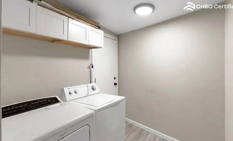 1715 N Whittier Dr — Photo 20