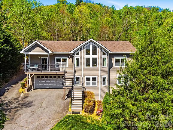 2nd image of 24 Sunnie Rae Ln