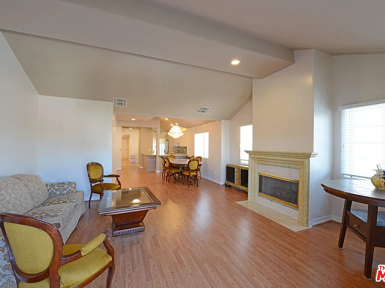 2015 S Beverly Glen Blvd #402 — Photo 15