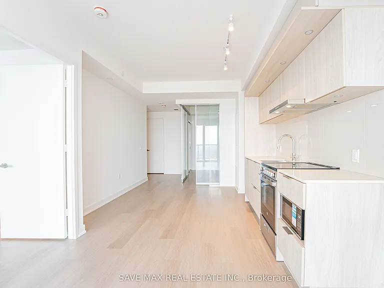448 Burnhamthorpe Rd W #6701 — Photo 10
