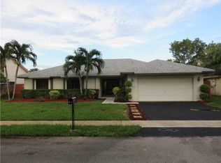 1511 SW 98th Ave, Pembroke Pines, FL 33025