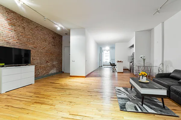 Rented by Highline Residential | media 7