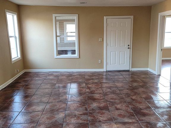 4th image of 1607 W 18th Ave