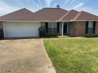 1031 Bullrun Dr, Jackson, MS 39272