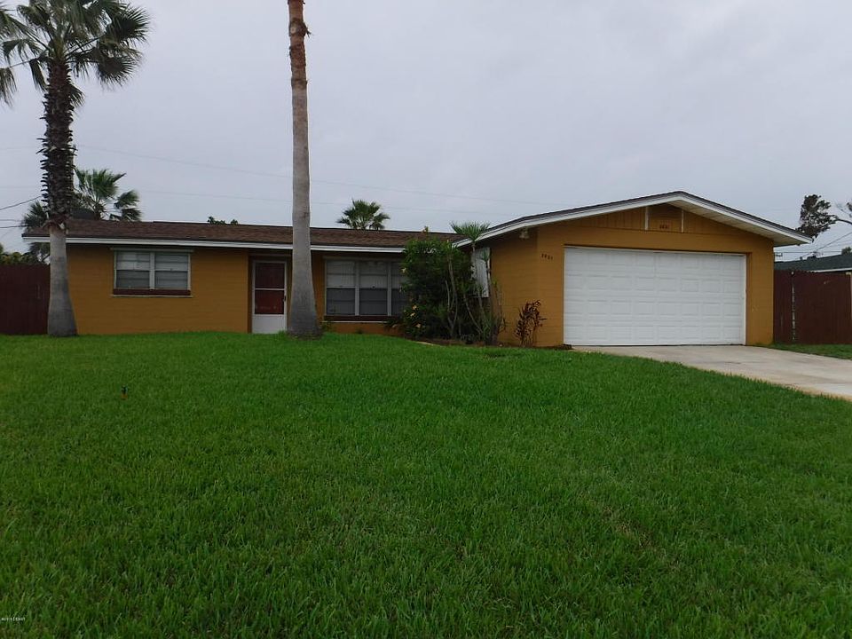 1st image of 3031 N Oleander Ave