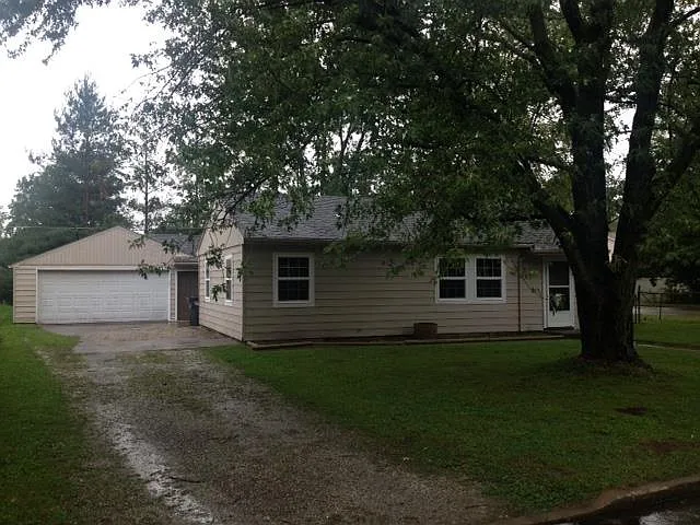 305 W Wickersham Dr photo 1