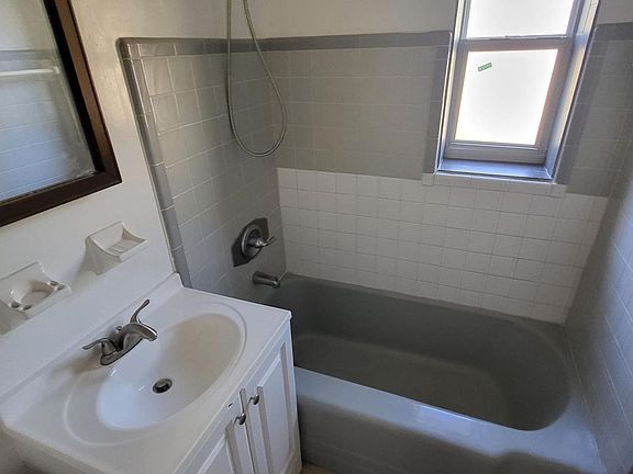 4th image of 4379 Neptune Dr SE