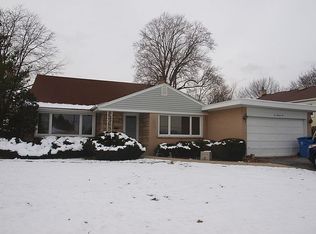 102 S Mount Prospect Rd, Mount Prospect, IL 60056