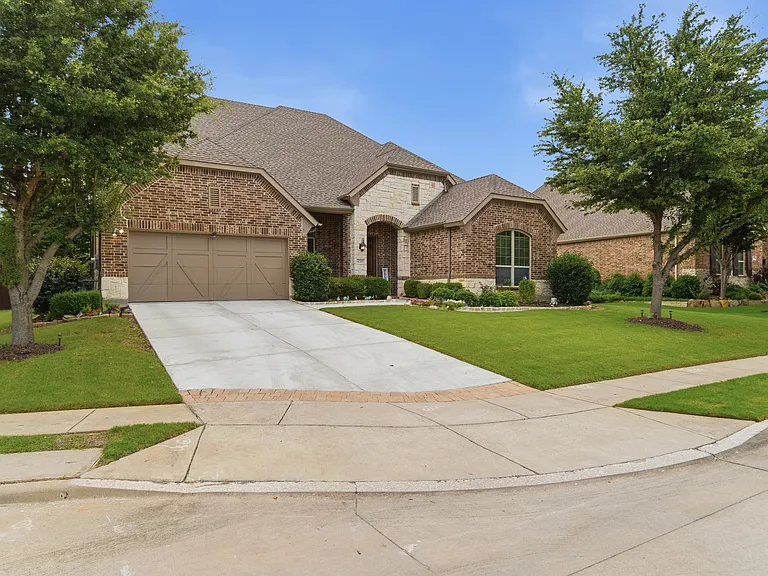 6205 Prairie Hill Ln — Photo 2