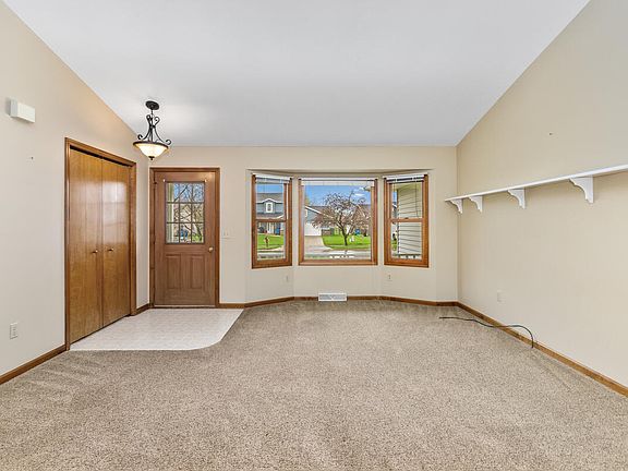 3rd image of 655 Birkdale Ct