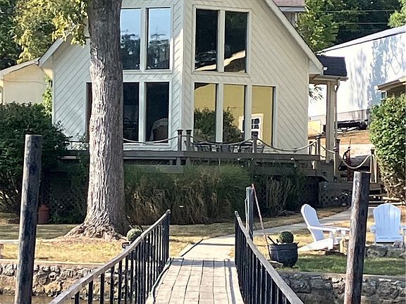 2nd image of 52 Paradise Valley Rd